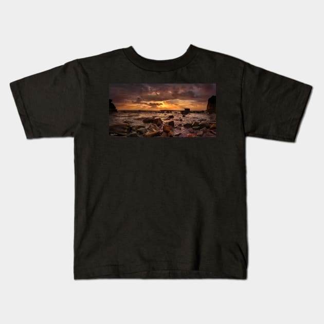 L A S T - S U N R I S E Kids T-Shirt by lordveritas